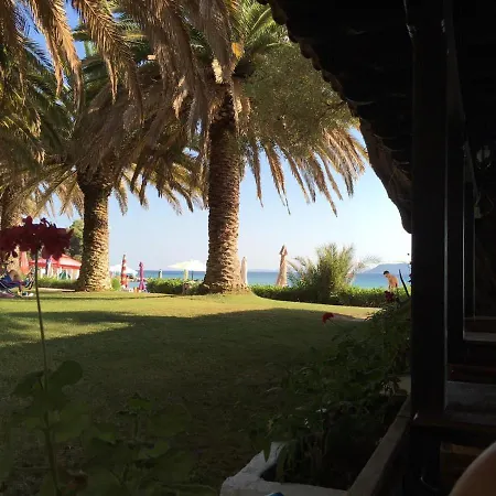 Aparthotel Vila Mersinis *